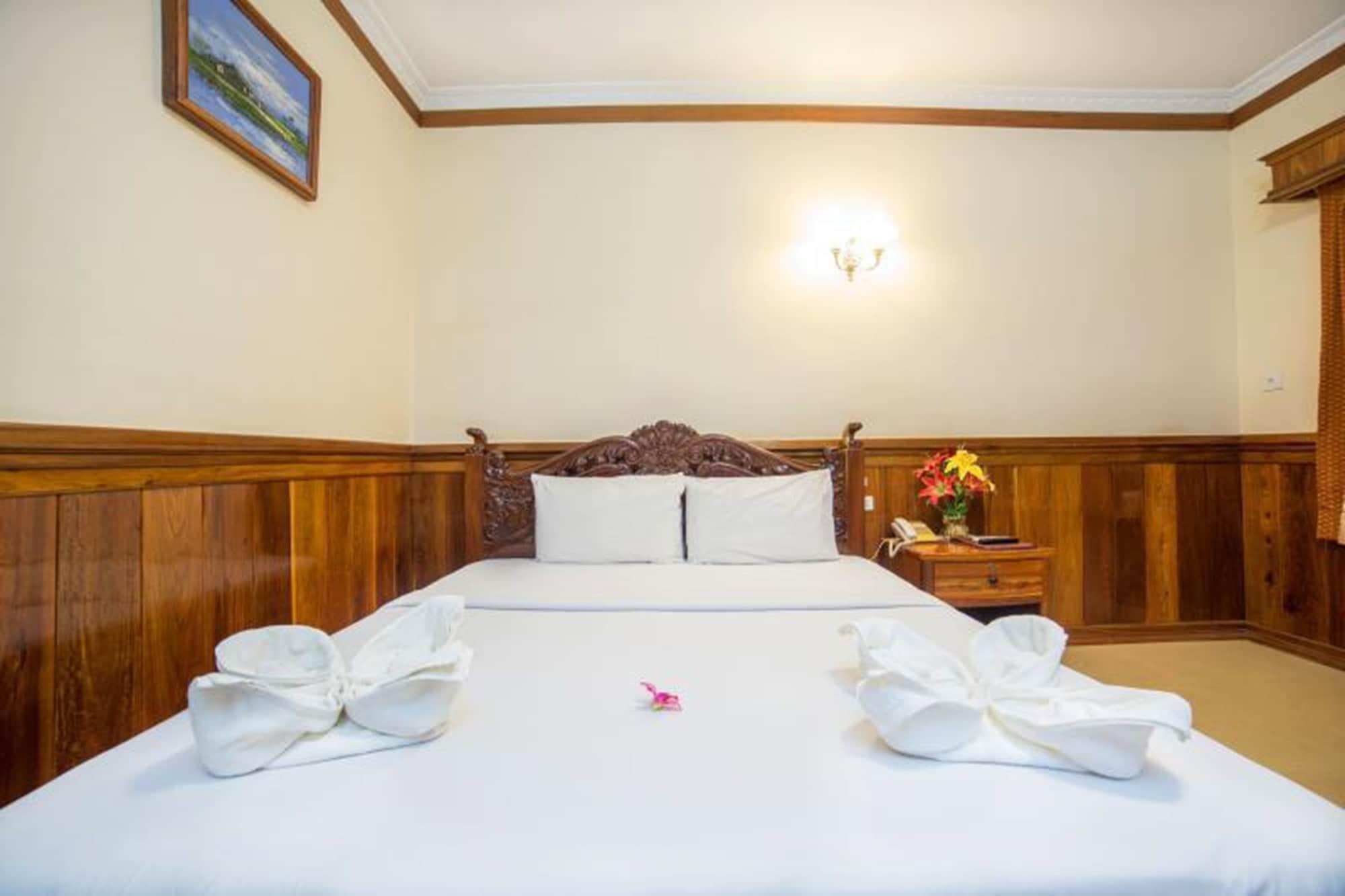 Banan Hotel Battambang Exterior foto