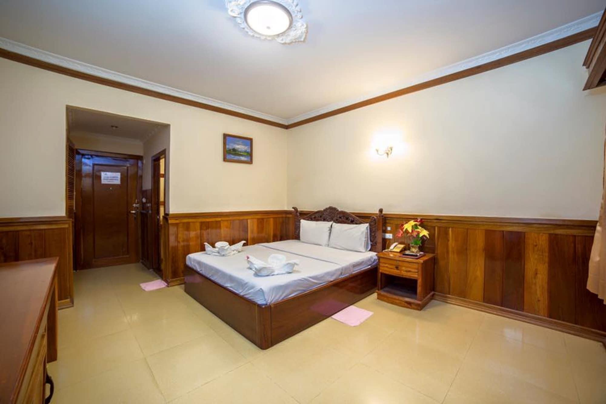 Banan Hotel Battambang Exterior foto
