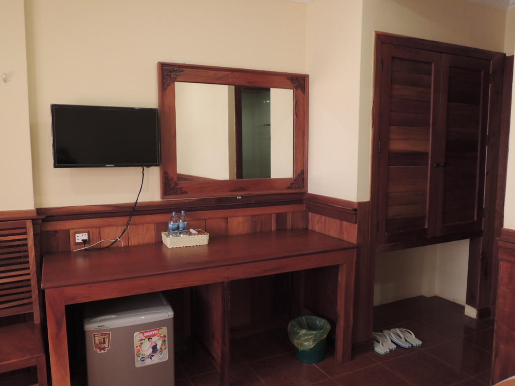 Banan Hotel Battambang Zimmer foto