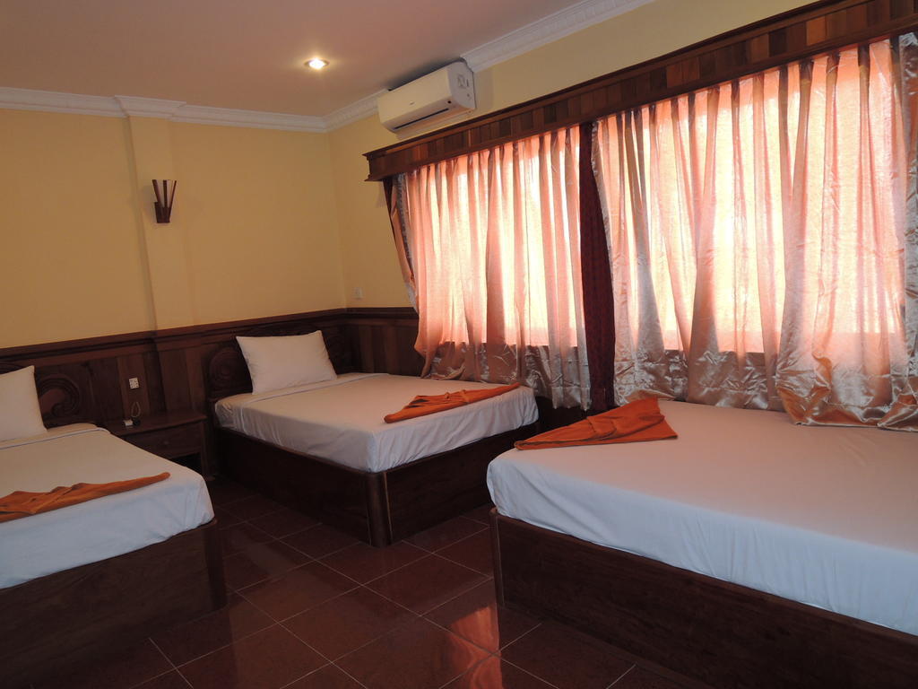 Banan Hotel Battambang Zimmer foto