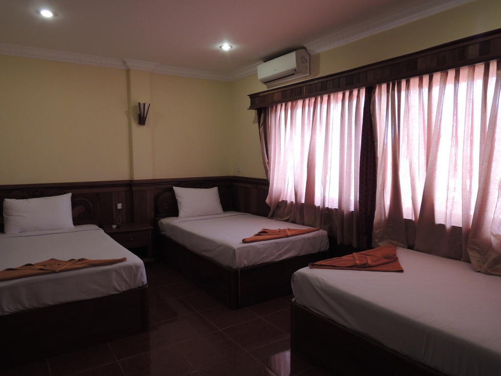 Banan Hotel Battambang Zimmer foto