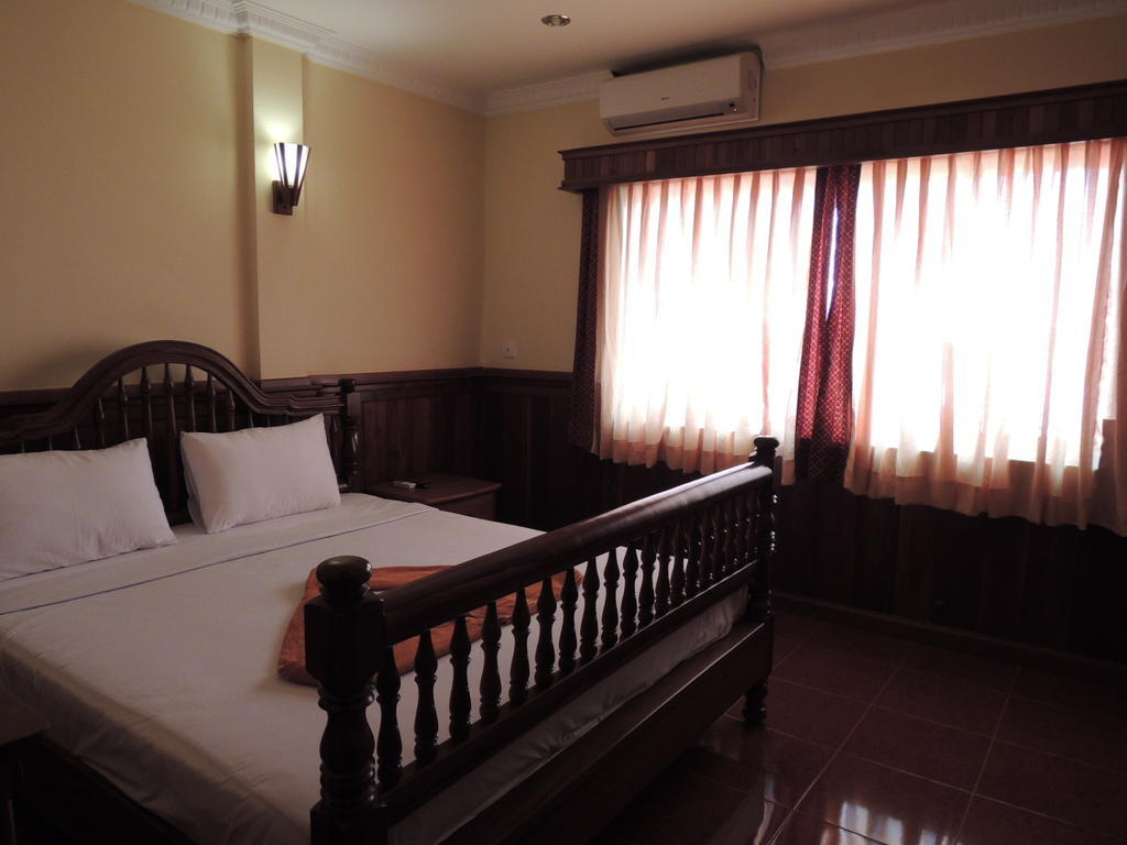 Banan Hotel Battambang Zimmer foto
