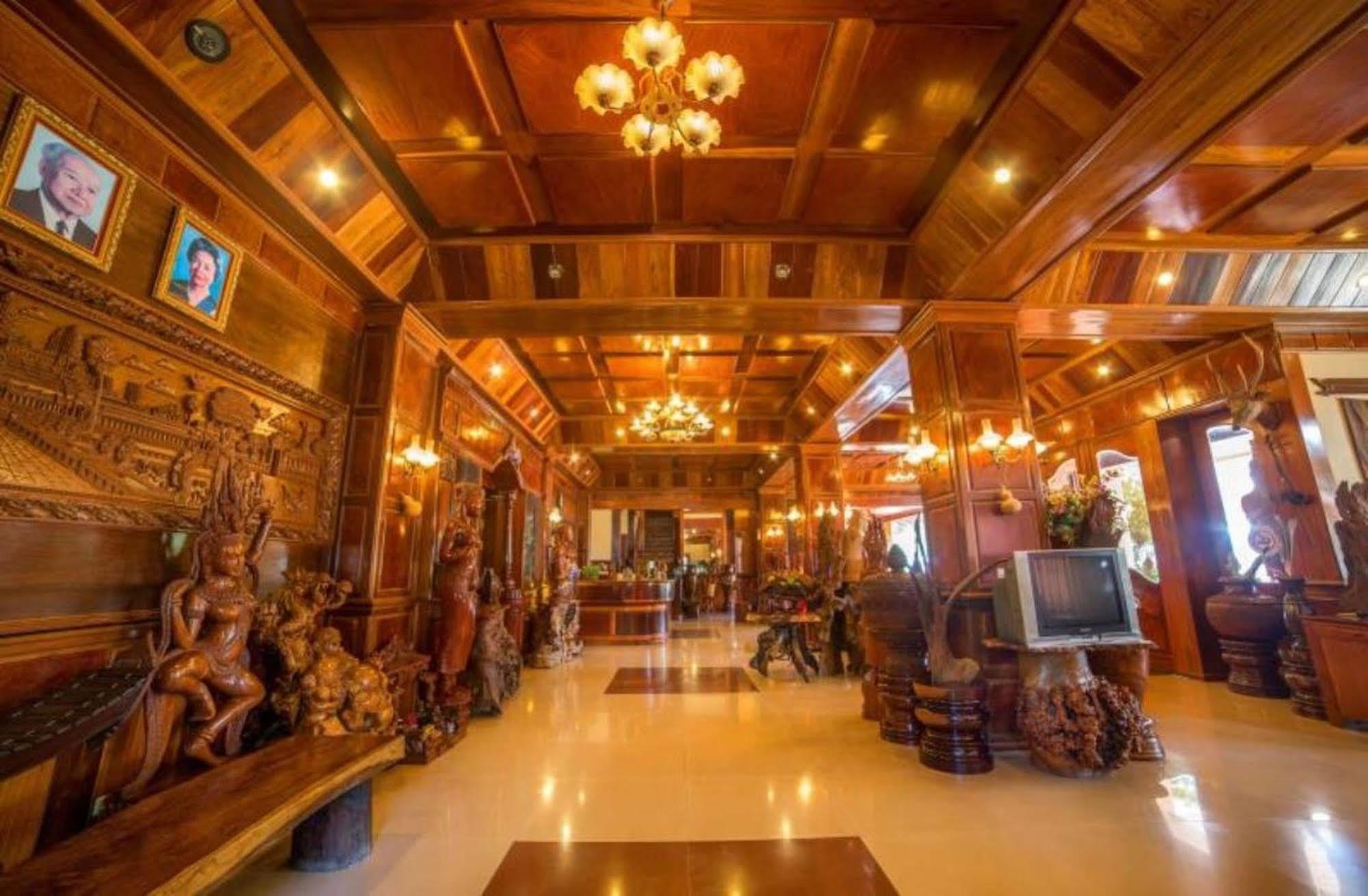 Banan Hotel Battambang Exterior foto